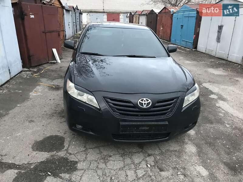 Седан Toyota Camry 2007 в Днепре