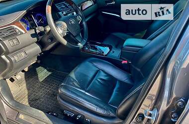 Седан Toyota Camry 2014 в 