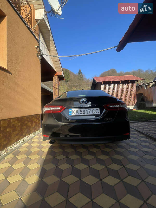 Седан Toyota Camry 2019 в Тячеве