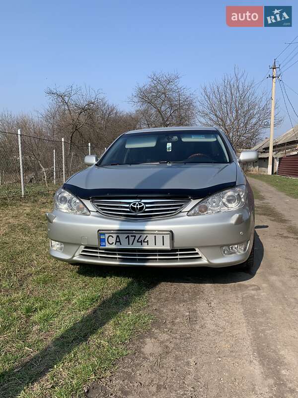 Седан Toyota Camry 2005 в Гайвороні