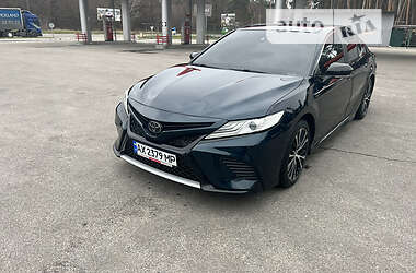 Седан Toyota Camry 2018 в Харькове