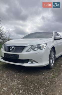 Седан Toyota Camry 2011 в Кривом Озере