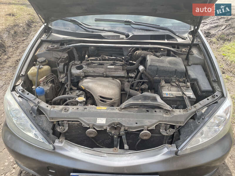 Седан Toyota Camry 2002 в Краматорске