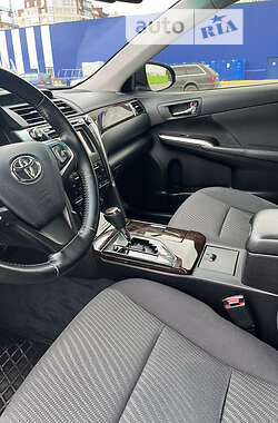 Седан Toyota Camry 2015 в Умани