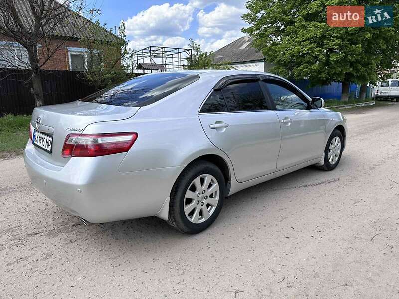 Седан Toyota Camry 2008 в Харькове