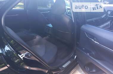 Седан Toyota Camry 2018 в 