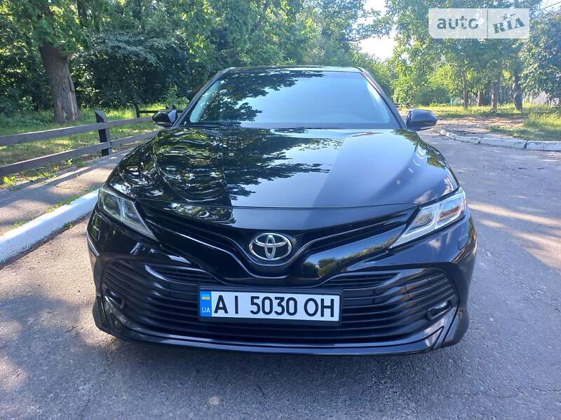 Седан Toyota Camry 2018 в 