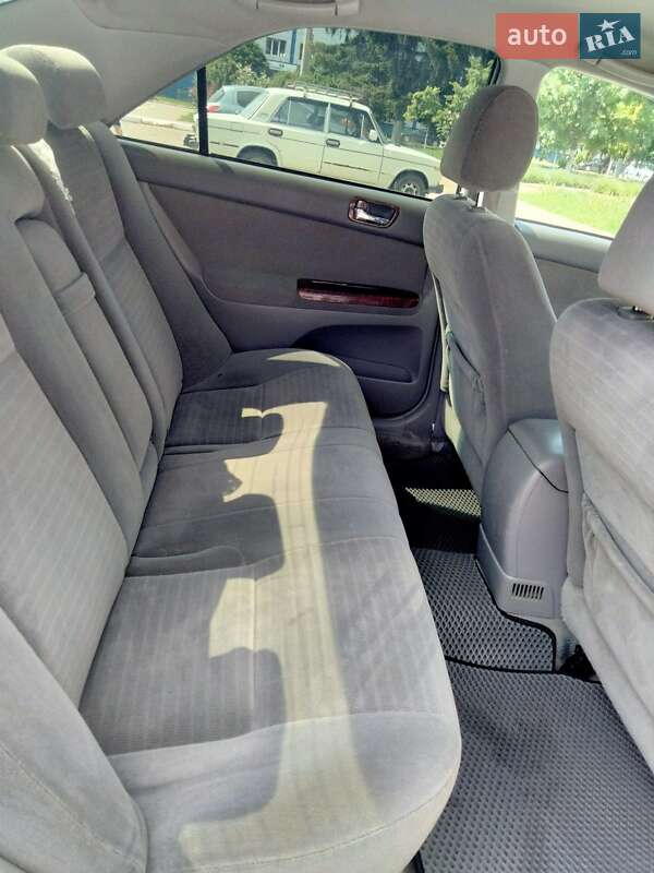 Седан Toyota Camry 2005 в Рені