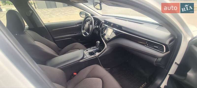 Седан Toyota Camry 2020 в Луцьку