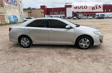 Седан Toyota Camry 2012 в 