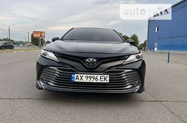 Седан Toyota Camry 2017 в Харкові