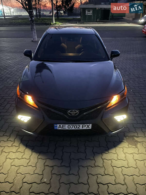 Седан Toyota Camry 2018 в Кривому Розі