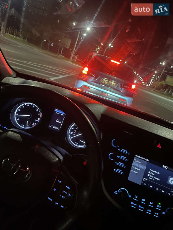 Седан Toyota Camry 2018 в Кривому Розі