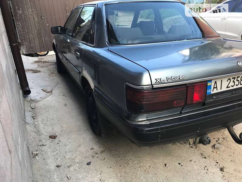 Седан Toyota Camry 1990 в Киеве