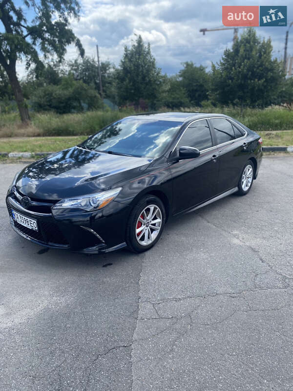 Toyota Camry 2016