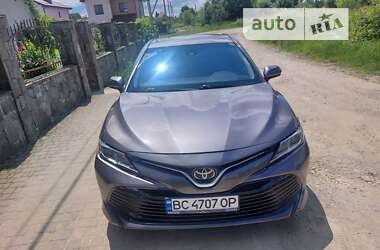 Седан Toyota Camry 2018 в Стрые