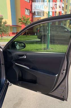 Седан Toyota Camry 2017 в 
