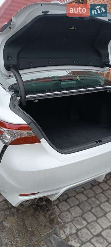 Седан Toyota Camry 2019 в Первомайске