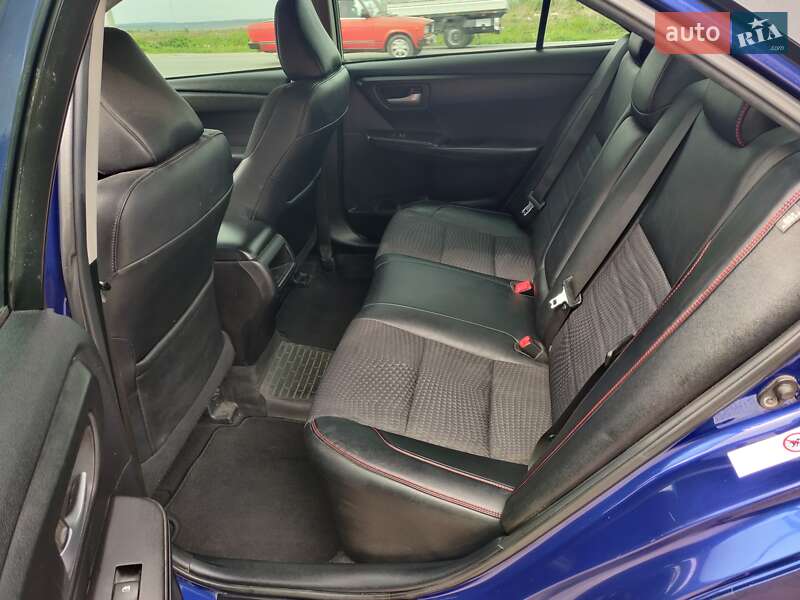 Седан Toyota Camry 2014 в Тернополе