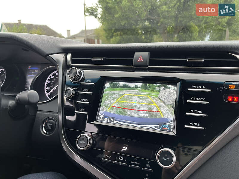 Седан Toyota Camry 2017 в Днепре