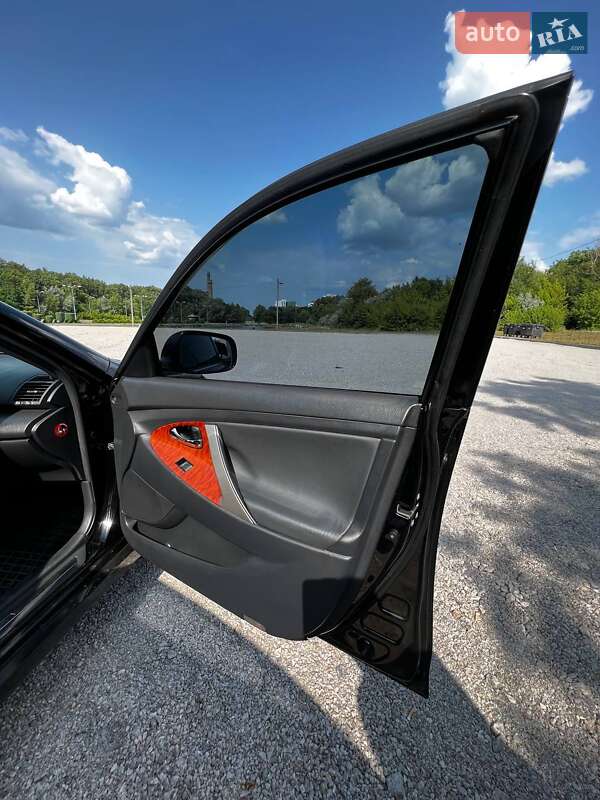 Седан Toyota Camry 2008 в Каменском фото 33 Седан Toyota Camry 2008 в Каменском