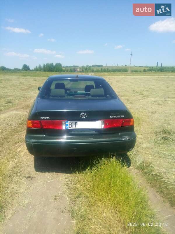 Седан Toyota Camry 2000 в Одессе