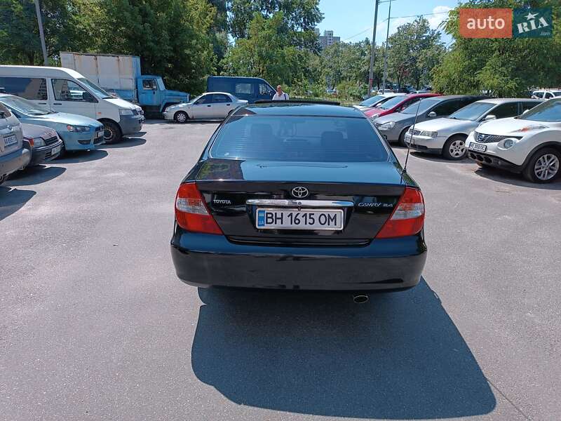 Седан Toyota Camry 2003 в Киеве