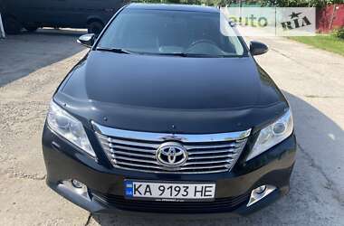 Седан Toyota Camry 2012 в Прилуках