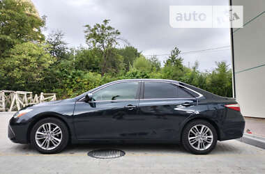 Седан Toyota Camry 2015 в Львові