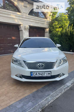 Седан Toyota Camry 2012 в 