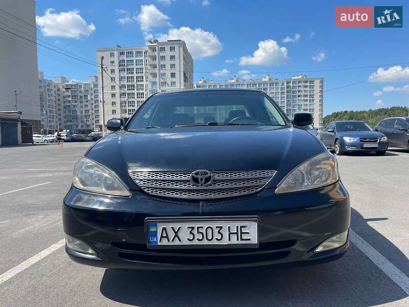 Седан Toyota Camry 2003 в Чернігові