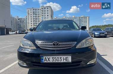 Седан Toyota Camry 2003 в Чернигове