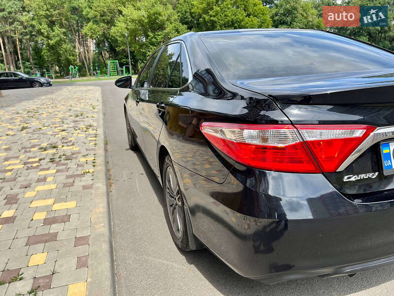 Седан Toyota Camry 2016 в Чернигове