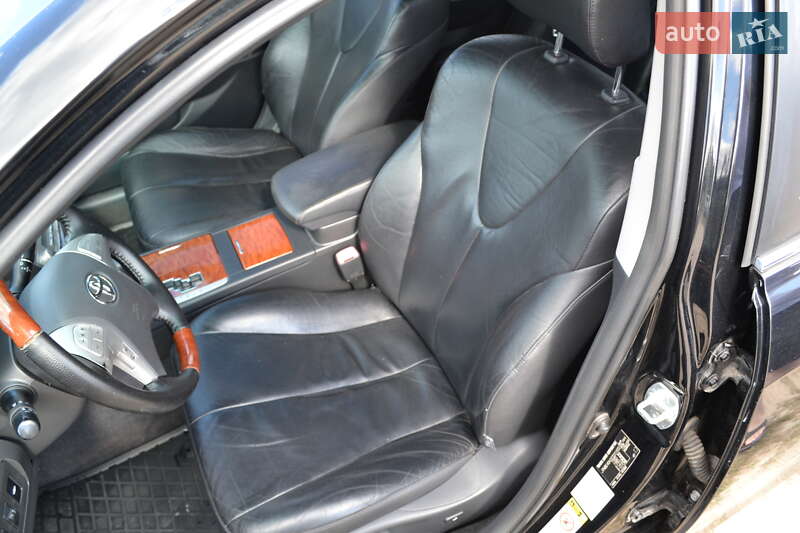 Седан Toyota Camry 2010 в Глухове