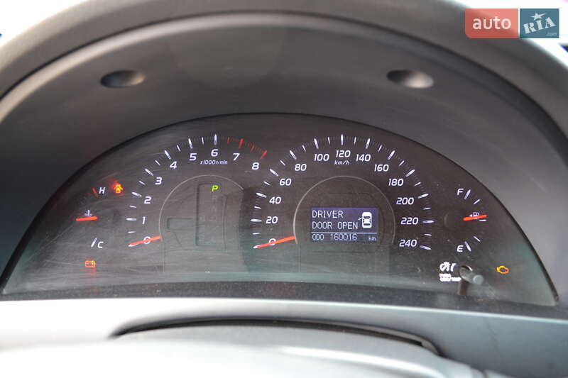 Седан Toyota Camry 2010 в Глухове