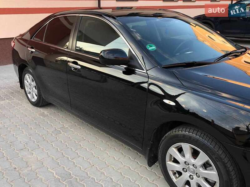 Седан Toyota Camry 2008 в Львове