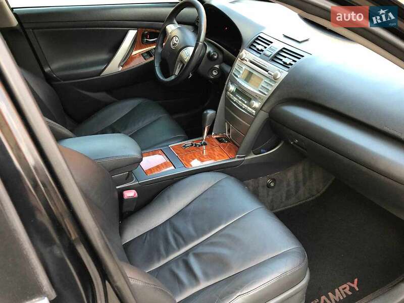 Седан Toyota Camry 2008 в Львове