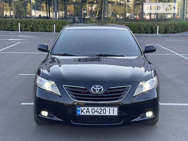 Седан Toyota Camry 2006 в Киеве