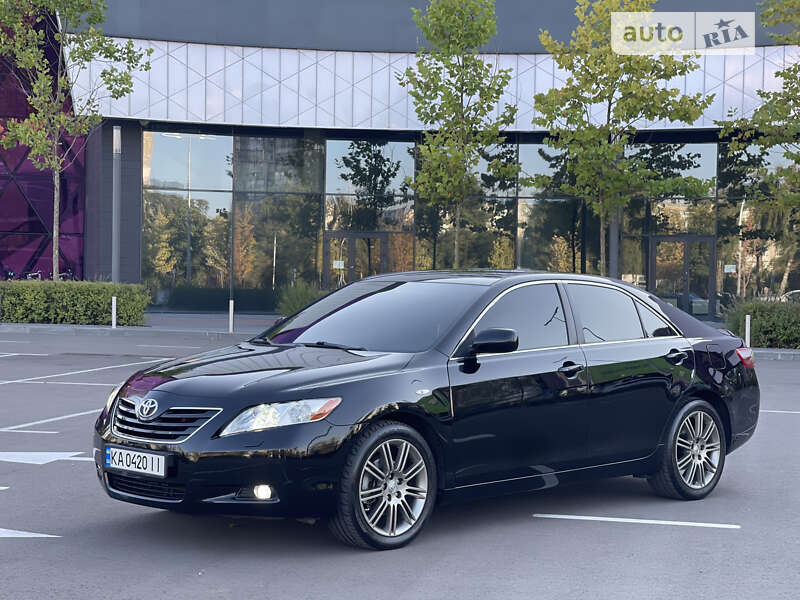 Седан Toyota Camry 2006 в Киеве