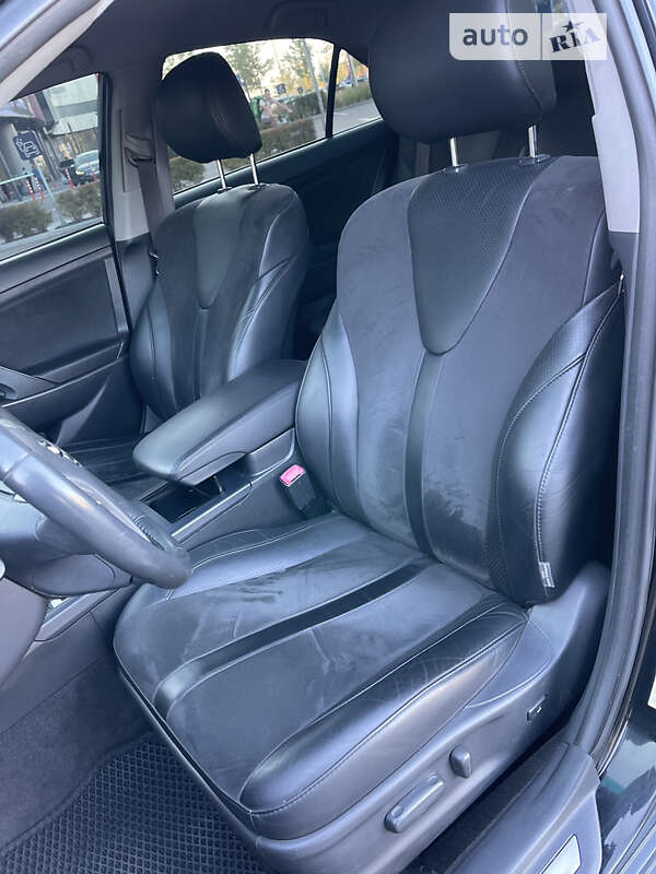 Седан Toyota Camry 2006 в Киеве