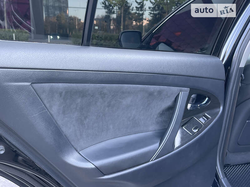 Седан Toyota Camry 2006 в Киеве