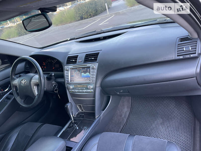 Седан Toyota Camry 2006 в Киеве