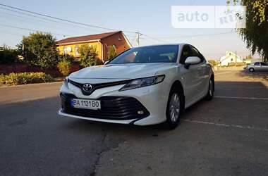 Седан Toyota Camry 2018 в Кропивницькому