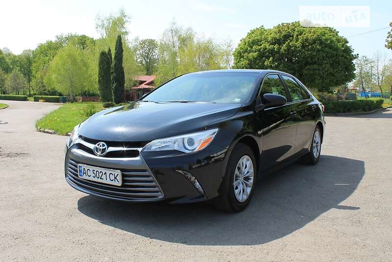 Седан Toyota Camry 2015 в Владимире