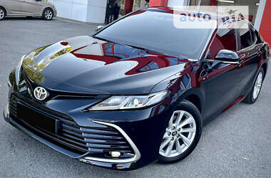 Седан Toyota Camry 2022 в 