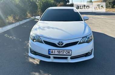 Седан Toyota Camry 2013 в Києві