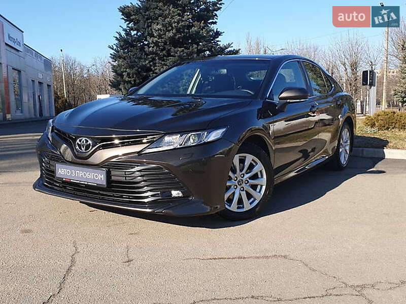 Седан Toyota Camry 2019 в Кропивницькому