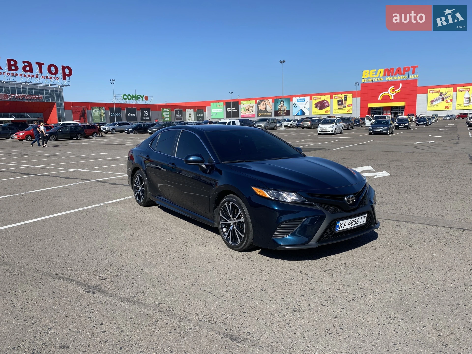 2019 Toyota Camry - фото 1