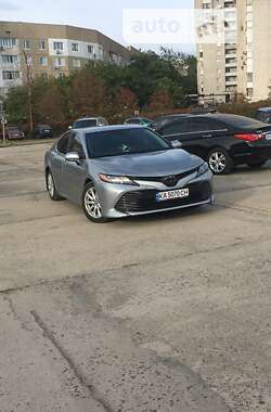 Седан Toyota Camry 2019 в Миколаєві