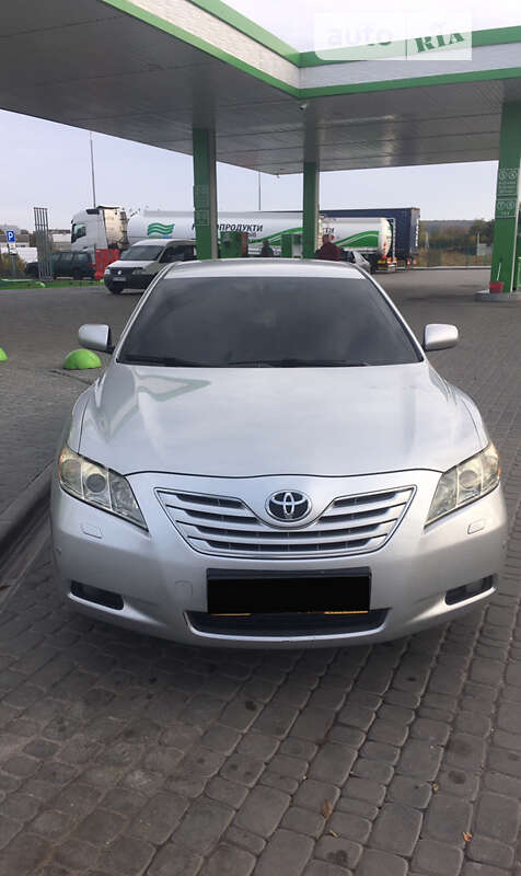 Седан Toyota Camry 2007 в Золочеві